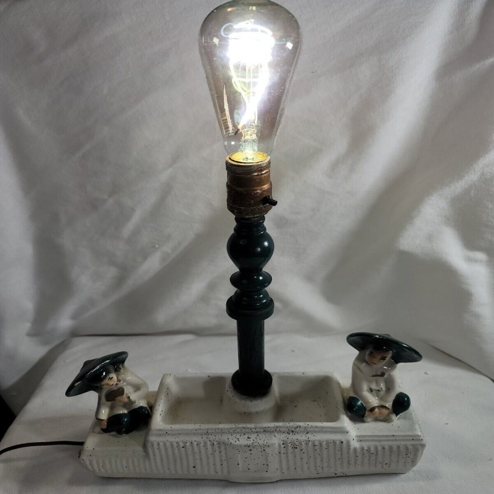 Vintage MCM Leviton Table Lamp Green White Porcelain Asian 2 Figures with Hats - Picture 11 of 11